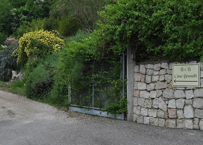 לינה וארוחת בוקר Casa Brunelli