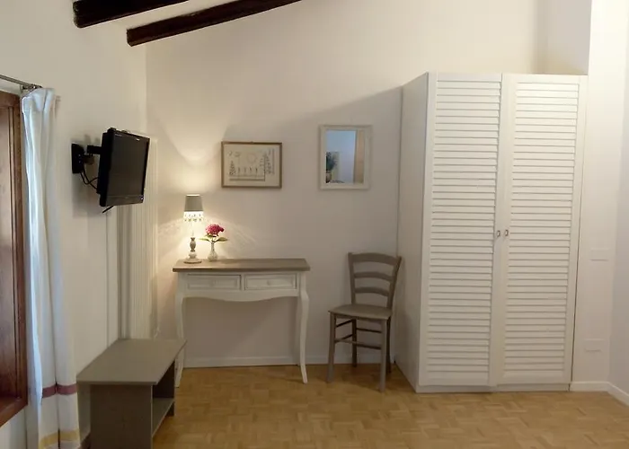 לינה וארוחת בוקר Casa Brunelli